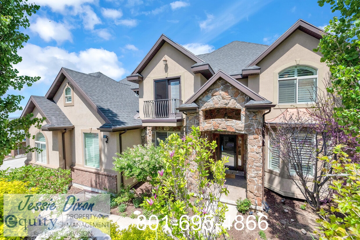 Primary Photo - 567 E Greystone Dr