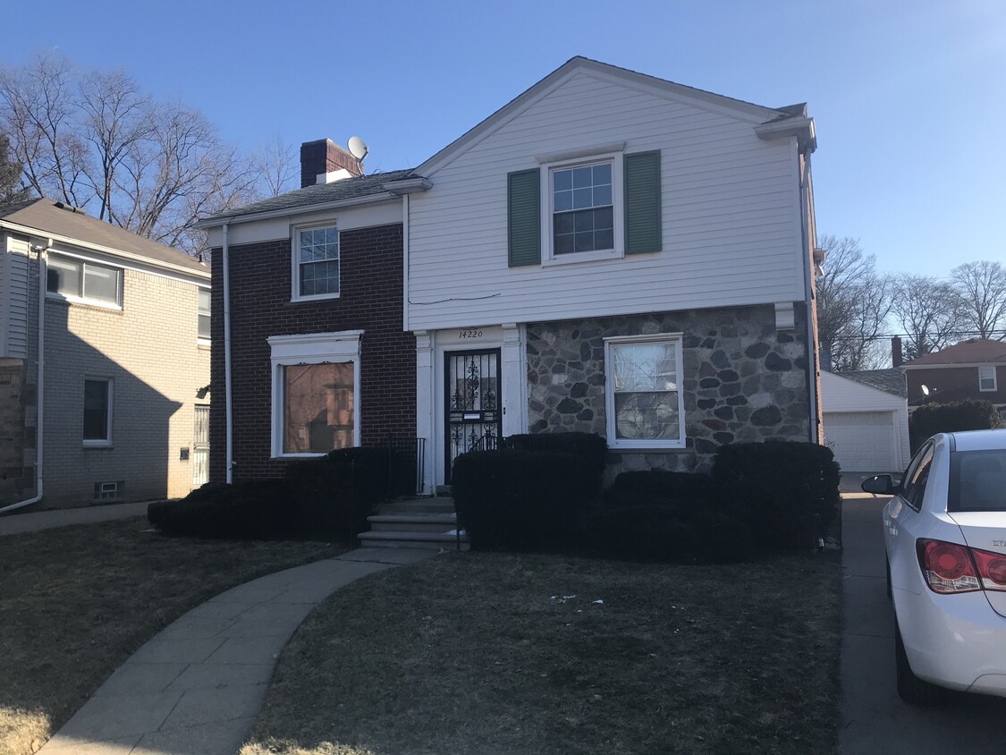 Foto principal - 3 Bedroom 1.5 Bath Move in Ready