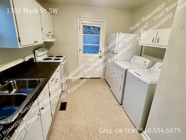 Building Photo - 3 bed 1 Bath in a Great Location!