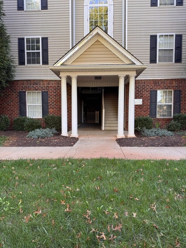 Primary Photo - 3 Bedroom || 2 Bathroom Main Level Apartme...