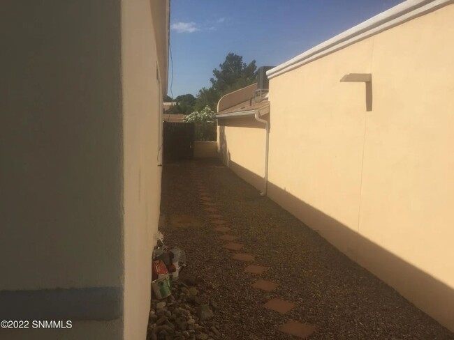 Foto del edificio - 2232 San Felipe