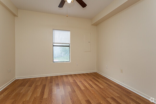 4 BR, 2 BA - 1621 SF - College Park Apartments