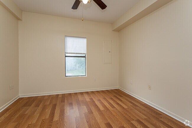 4HAB, 2BA - 1621 ft² - College Park Apartments