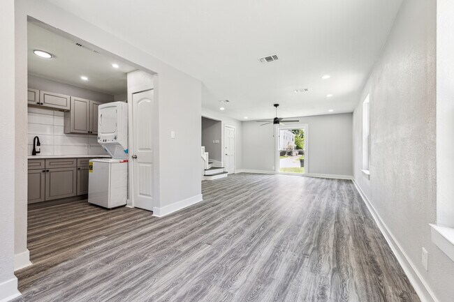 Foto del edificio - 3431 Rosedale St