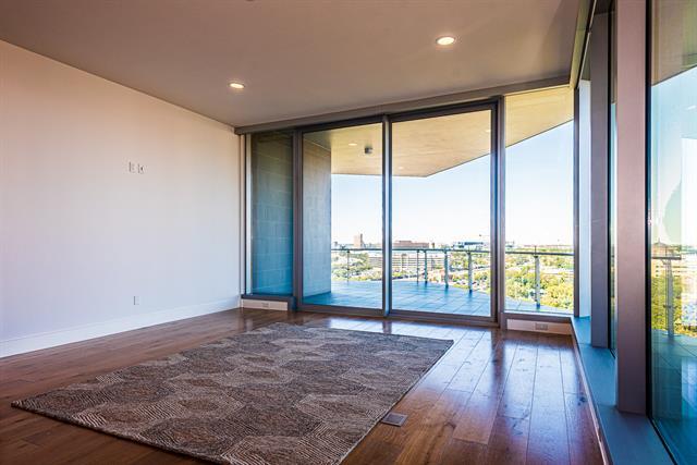 Foto del edificio - 3130 N Harwood St
