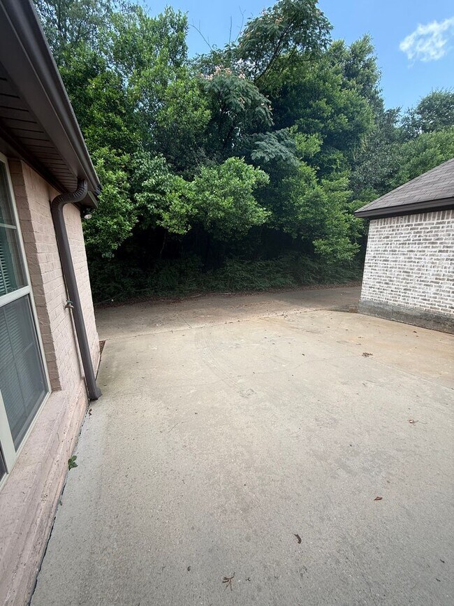 Foto del edificio - ** 3 Bed 2 Bath located in Burbank Crossing ** Call 334-366-9198 to schedule a self tour