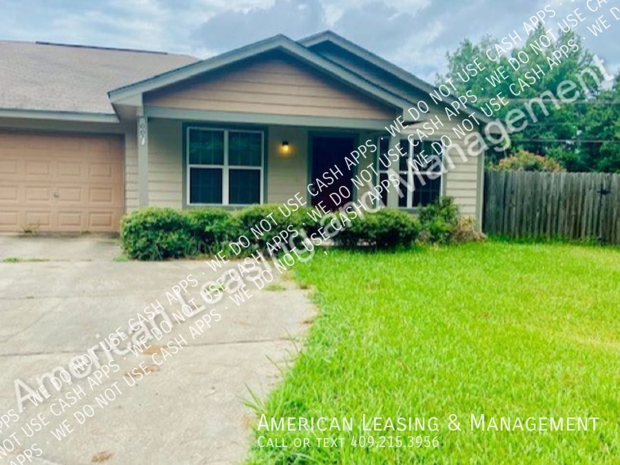 Primary Photo - Must-See 3-Bedroom 2-Bath Duplex Unit Avai...