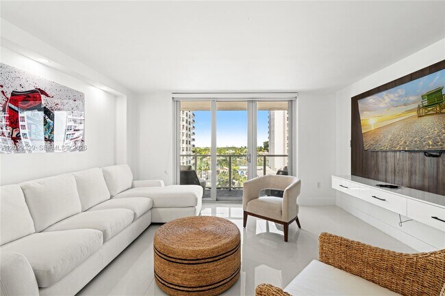 Foto del edificio - 5701 Collins Ave