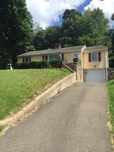 Building Photo - 9 Edwards Rd