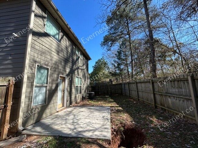 Building Photo - 5876 Grande River Rd