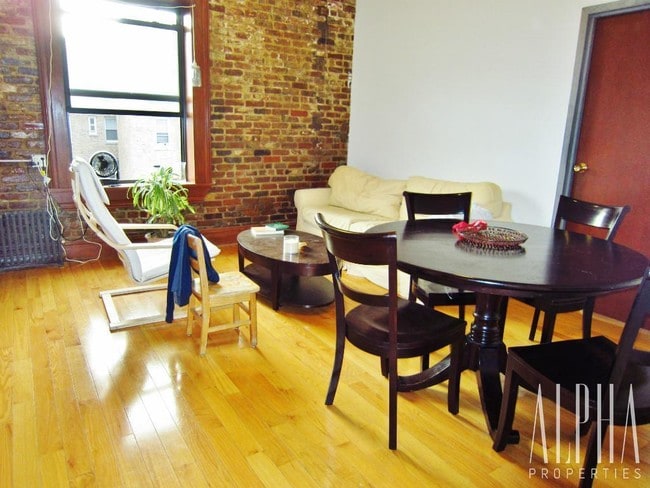 Building Photo - 621 W 189th St