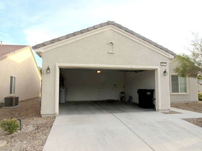 Building Photo - Sun City Aliante - 2 Bedroom and a Den - Great Floor Plan