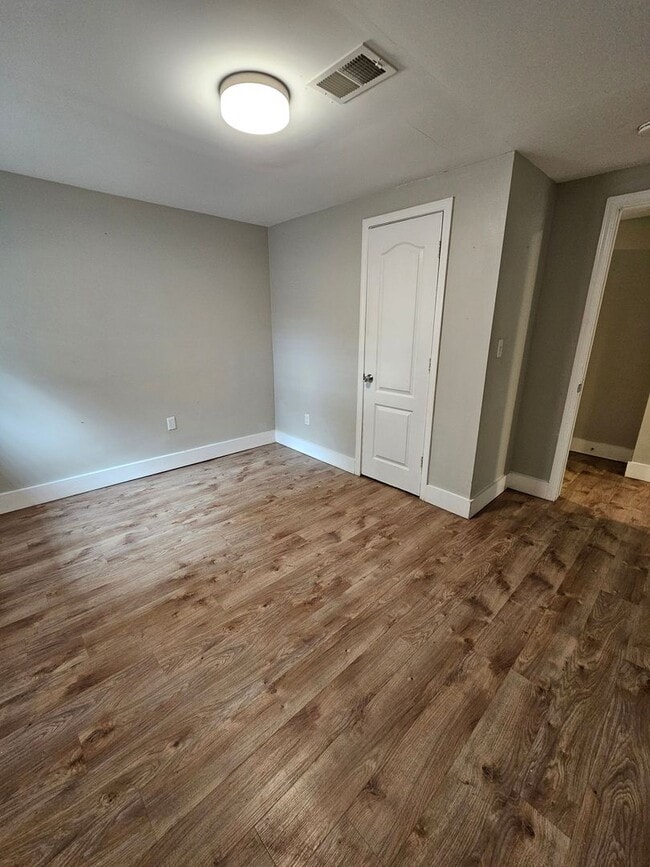 Building Photo - 1045 Seaside Ln