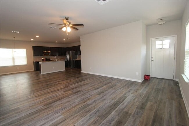 Building Photo - 1066 Gaelic Dr