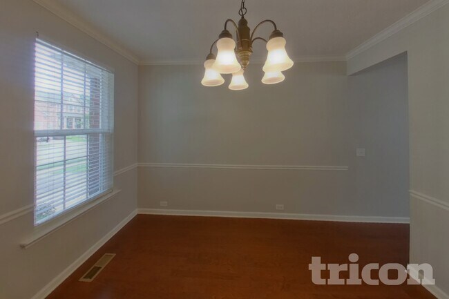 Foto del edificio - 6429 Sunnywood Dr