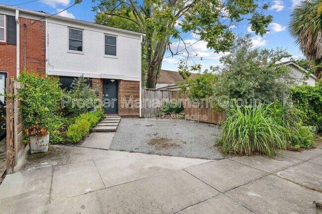 Photo - 201 Nassau St Townhome