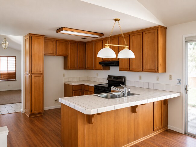 Foto del edificio - Home for Rent – Sacramento, CA (Antelope Rd)