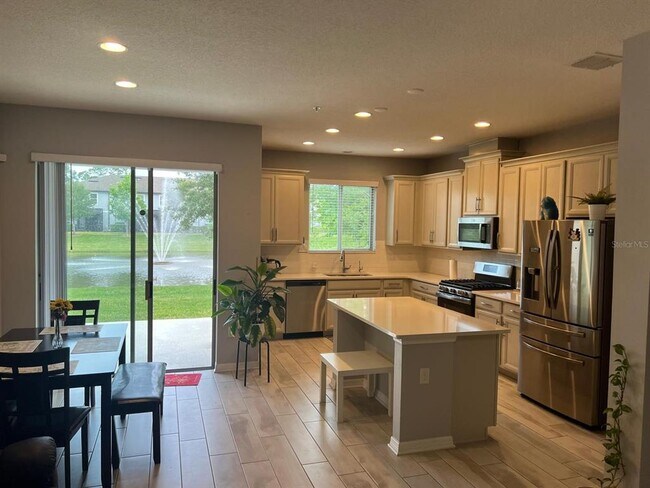 Building Photo - 393 Evertree Loop