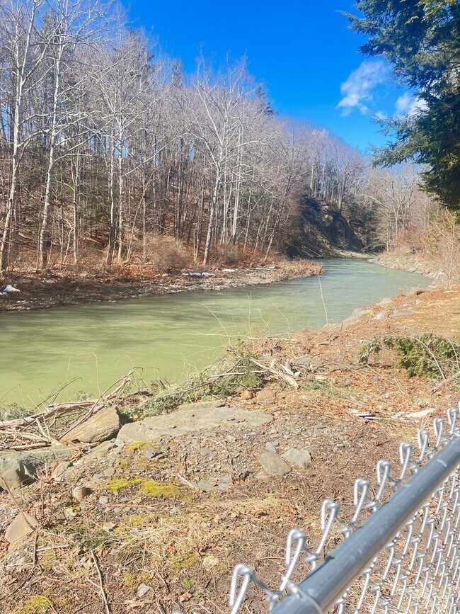 Foto del edificio - 1240 Landon Rd