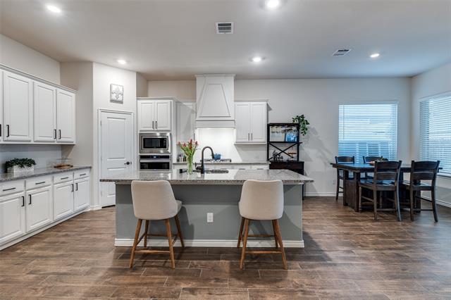 Building Photo - 3129 Maverick Dr