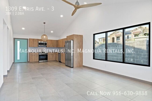 Foto del edificio - 1309 E Iris Ave