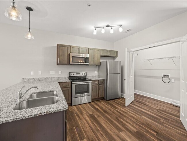 Foto del edificio - 127 N Franklin Ave