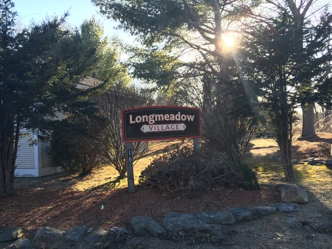 Building Photo - 70 Longmeadow Village Rd