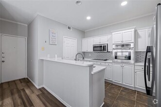 Building Photo - 6011 Barrington Ct