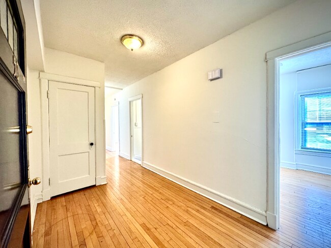 Foto del edificio - 839 N Marshall St