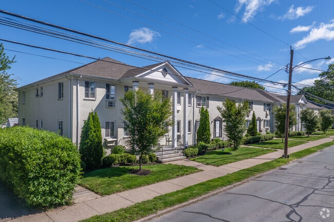Building Photo - Lynn Apartments