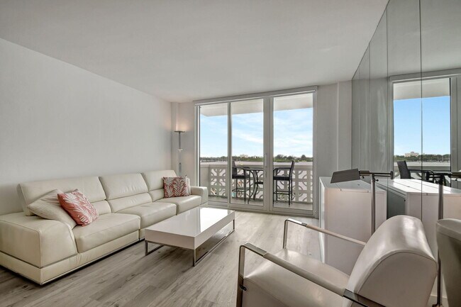 Building Photo - 2840 S Ocean Blvd