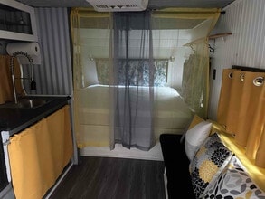 Building Photo - 501 Owl Hollow Rd