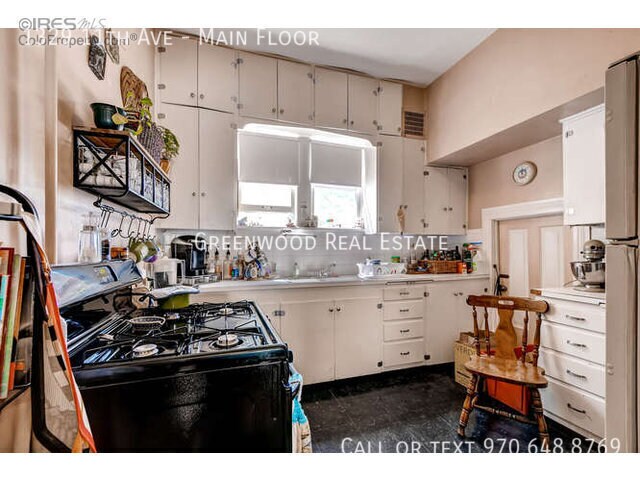 Foto del edificio - 1329 11th Ave