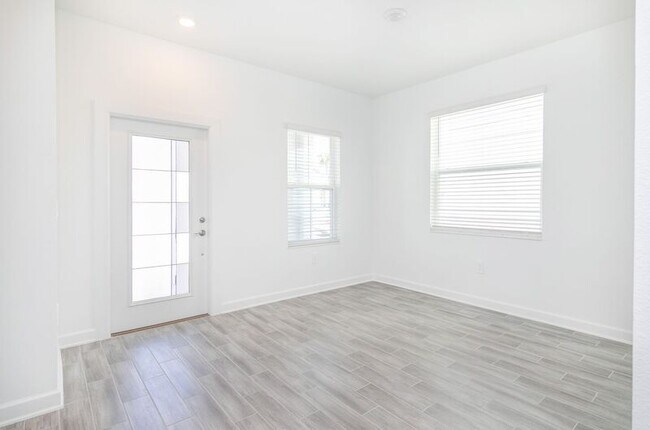 Building Photo - 3095 Addison Blvd