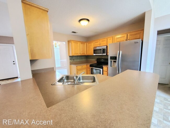 Building Photo - 3 br, 2 bath House - 10 Bass Rock Court