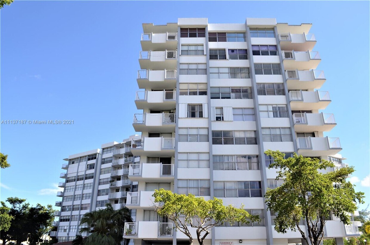 1300 NE Miami Gardens Dr Unit 310E, Miami, FL 33179 Condo for Rent in