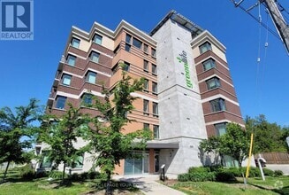 Building Photo - 7768-7768 Kennedy Rd