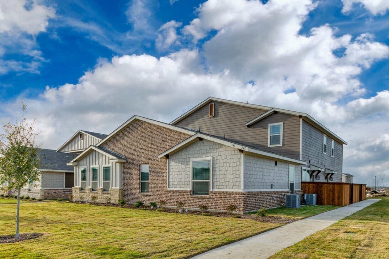 Primary Photo - COMING SOON! GORGEOUS 2 BEDROOM 2 FULL BAT...