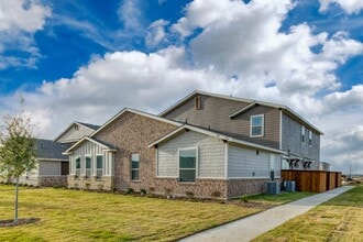 Building Photo - 747 Harvest Moon Dr