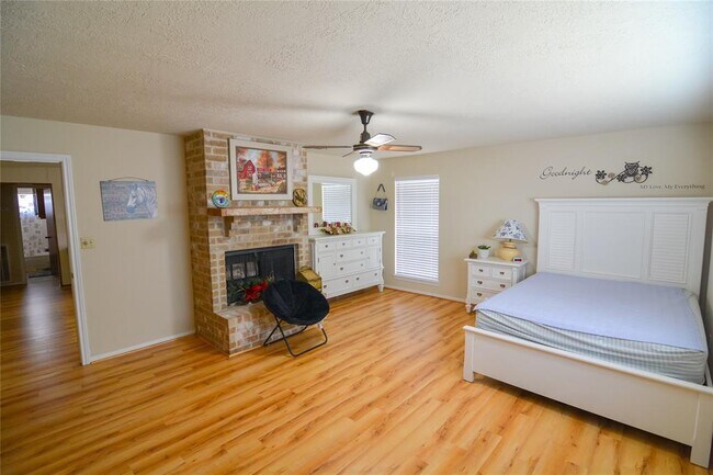 Foto del edificio - 6210 Teal Rd