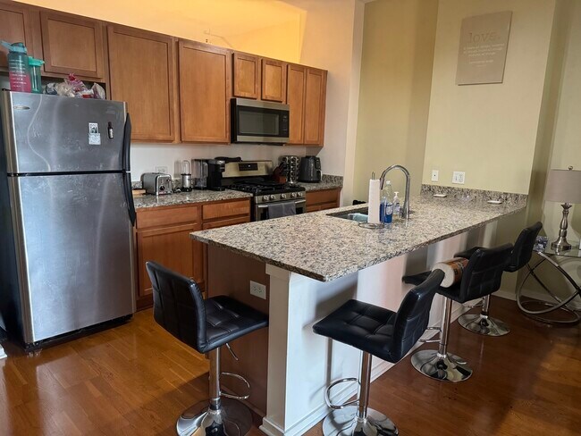 Foto del edificio - 2323 W Pershing Rd
