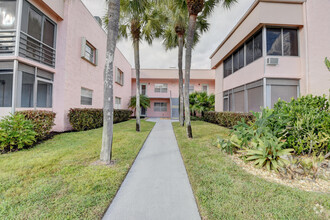 Building Photo - 548 Flanders L