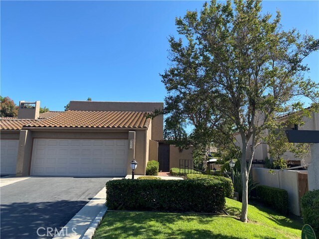 Building Photo - 8631 Buena Tierra Pl