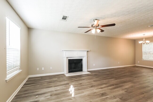 Foto del edificio - 896 Madison Ct