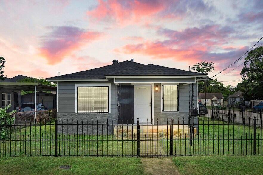 Foto principal - 5519 Chapman St