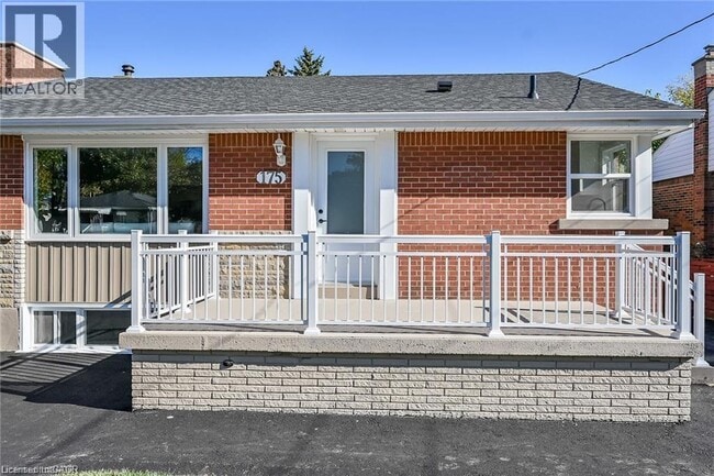 Photo du bâtiment - 175 E 45th St