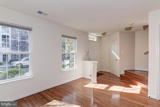 Foto del edificio - 207 Garden View Way