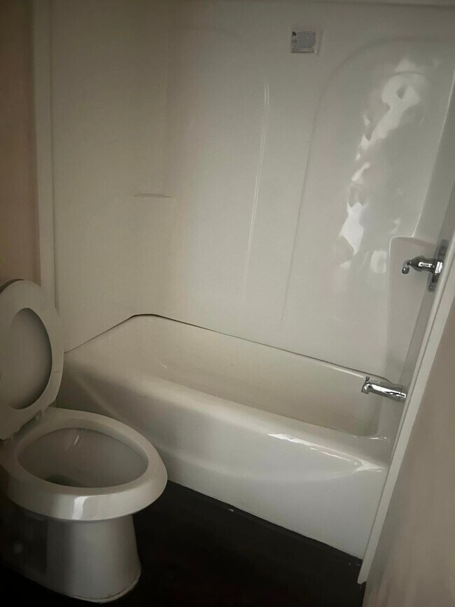 Foto del edificio - 3 Bed 2 Bath Mobile Home Available for Rent