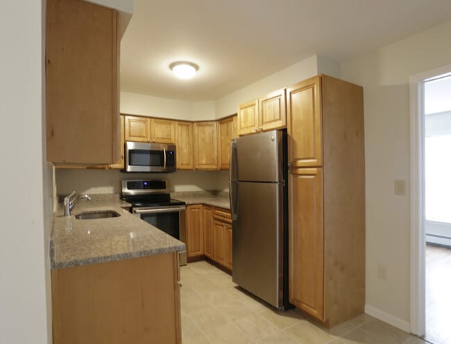 Building Photo - Oak Knoll