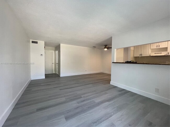 Building Photo - 1431 S 14th Ave